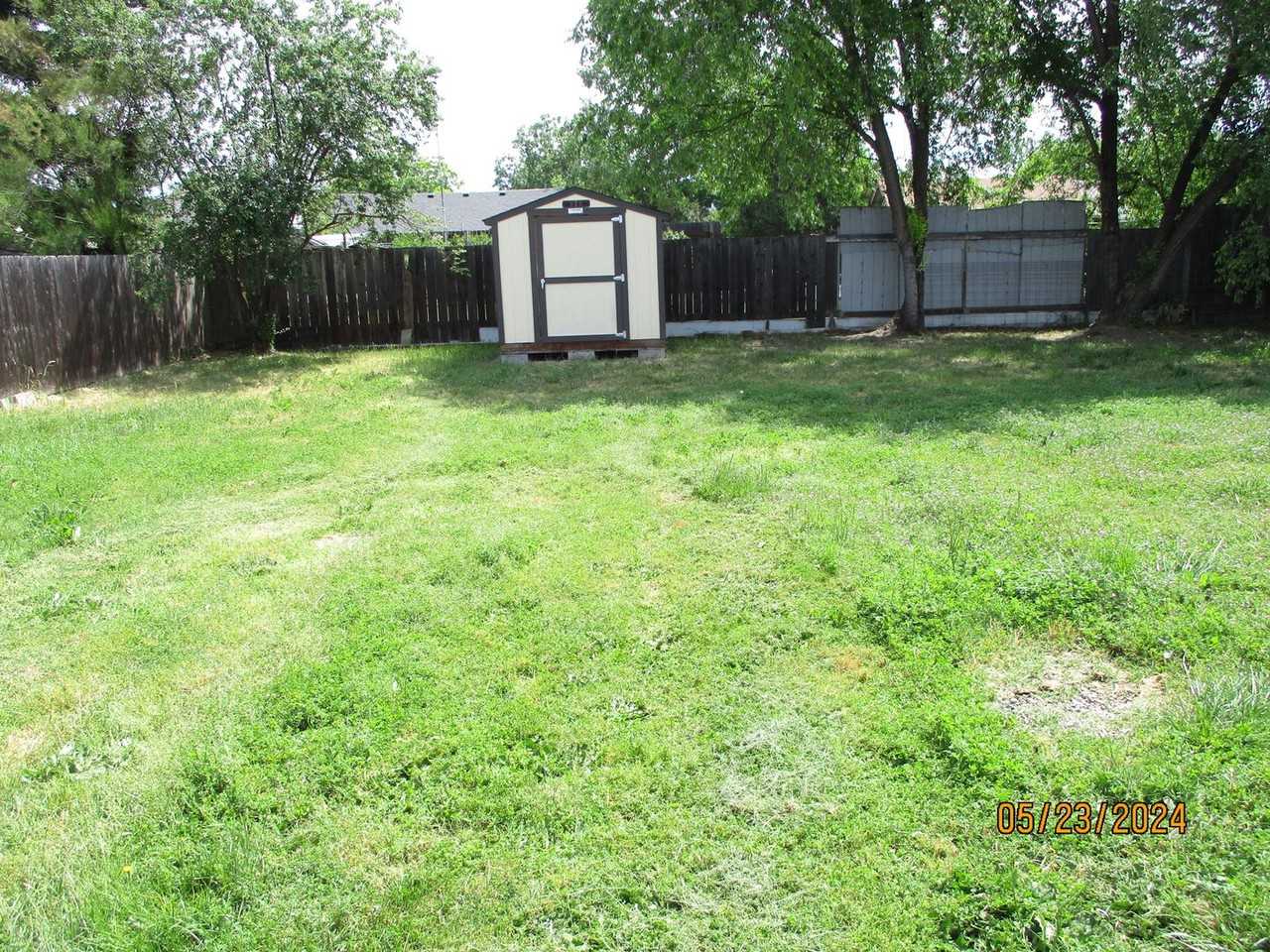 2418 Howard Ave - Photo 2 of 16