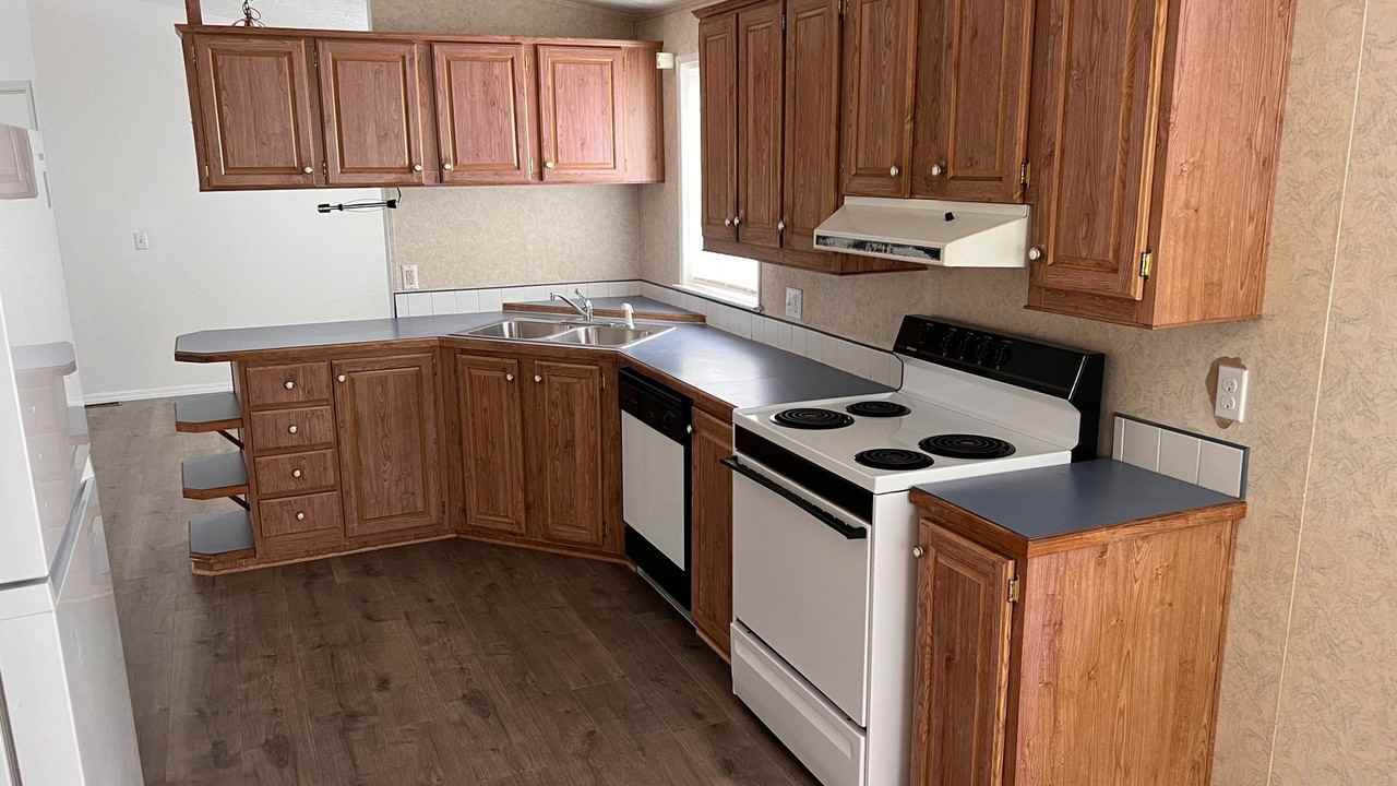 2418 Howard Ave - Photo 4 of 16