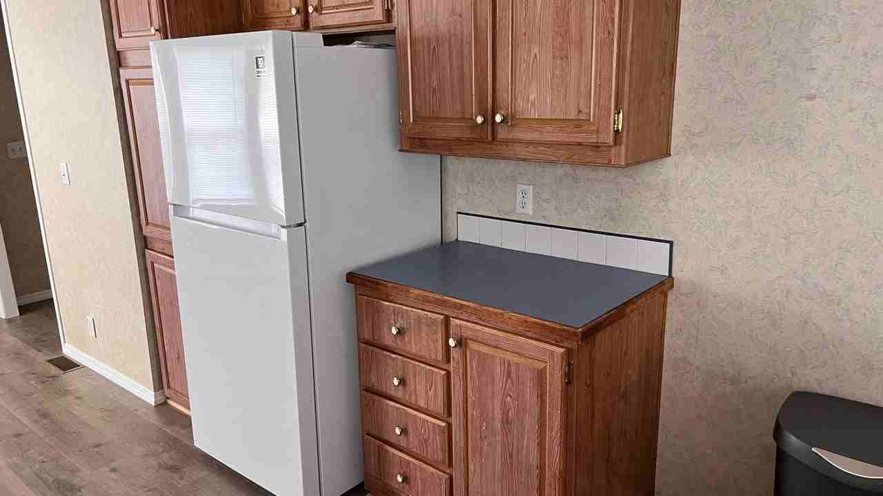 2418 Howard Ave - Photo 5 of 16