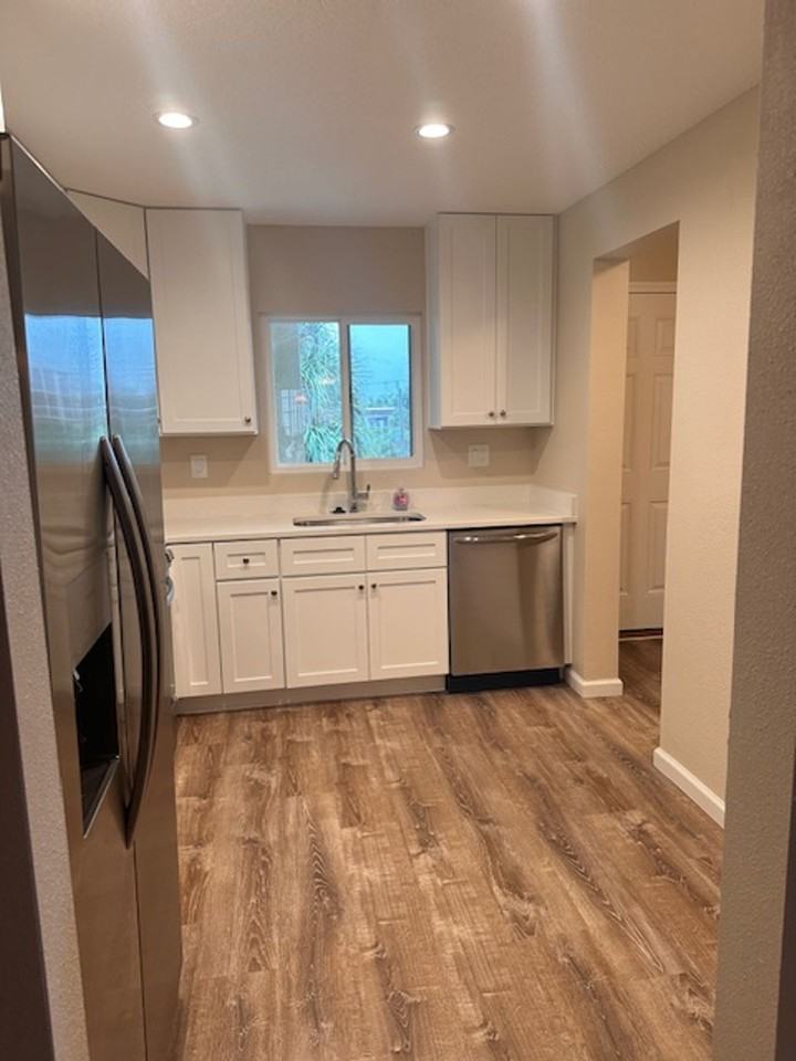 3777 Lake Bayshore Drive - Photo 5 of 50