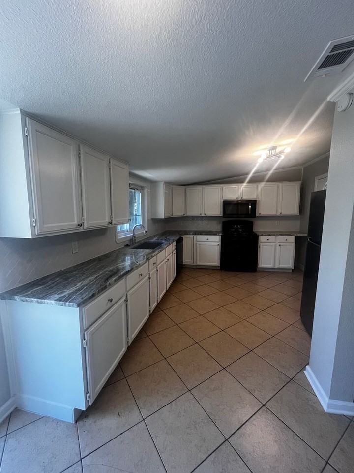 400 South Grant Street - Photo 6 of 27