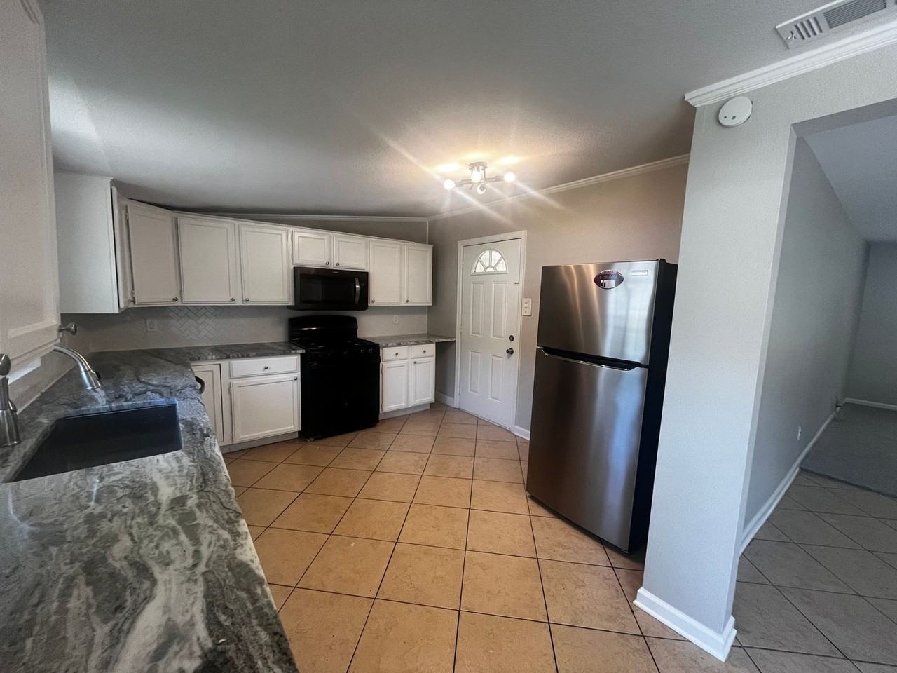 400 South Grant Street - Photo 7 of 27