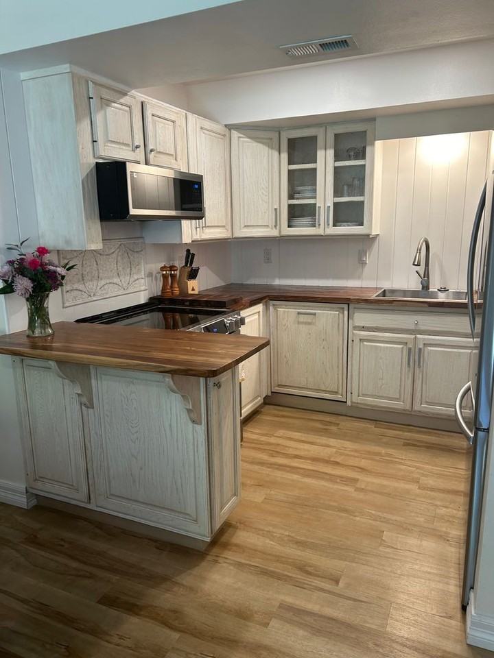 93 Meadowood Dr #A3 - Photo 3 of 9