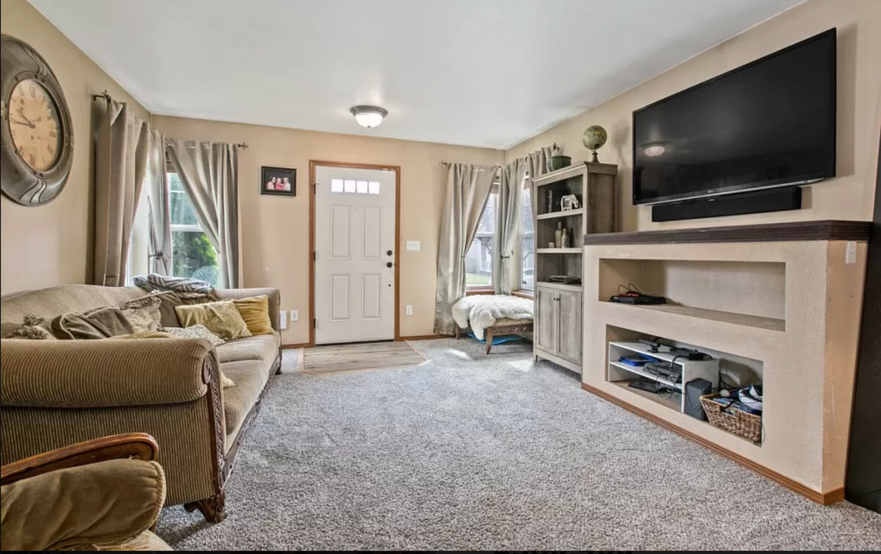2406 103rd Dr Se - Photo 3 of 9