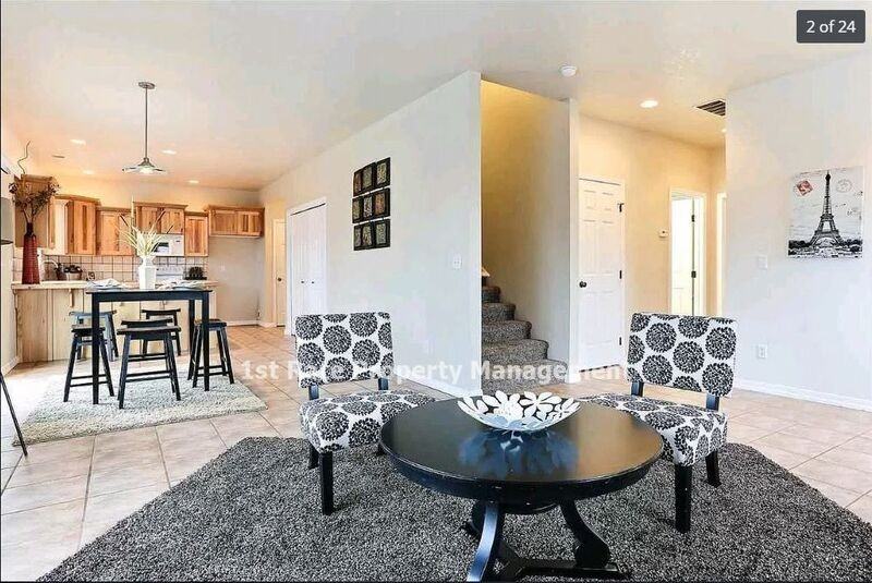 828 W Rollins St - Photo 2 of 26