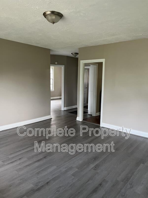 3212 Avenue G - Photo 3 of 20