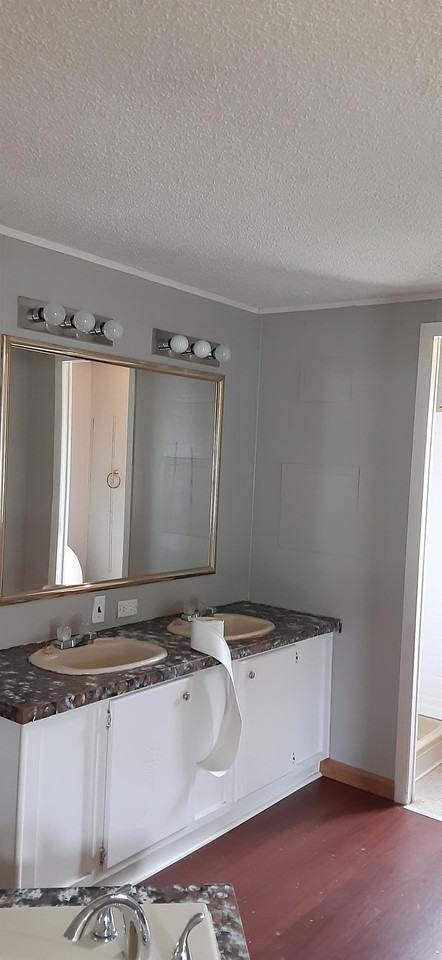 258 Golden Crest Dr #258R - Photo 3 of 7