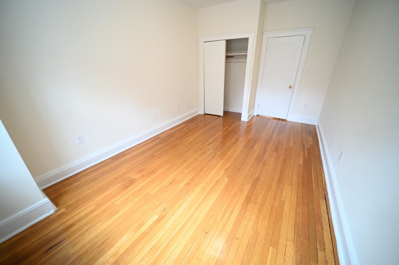 115 Kilsyth Rd #02 - Photo 6 of 8