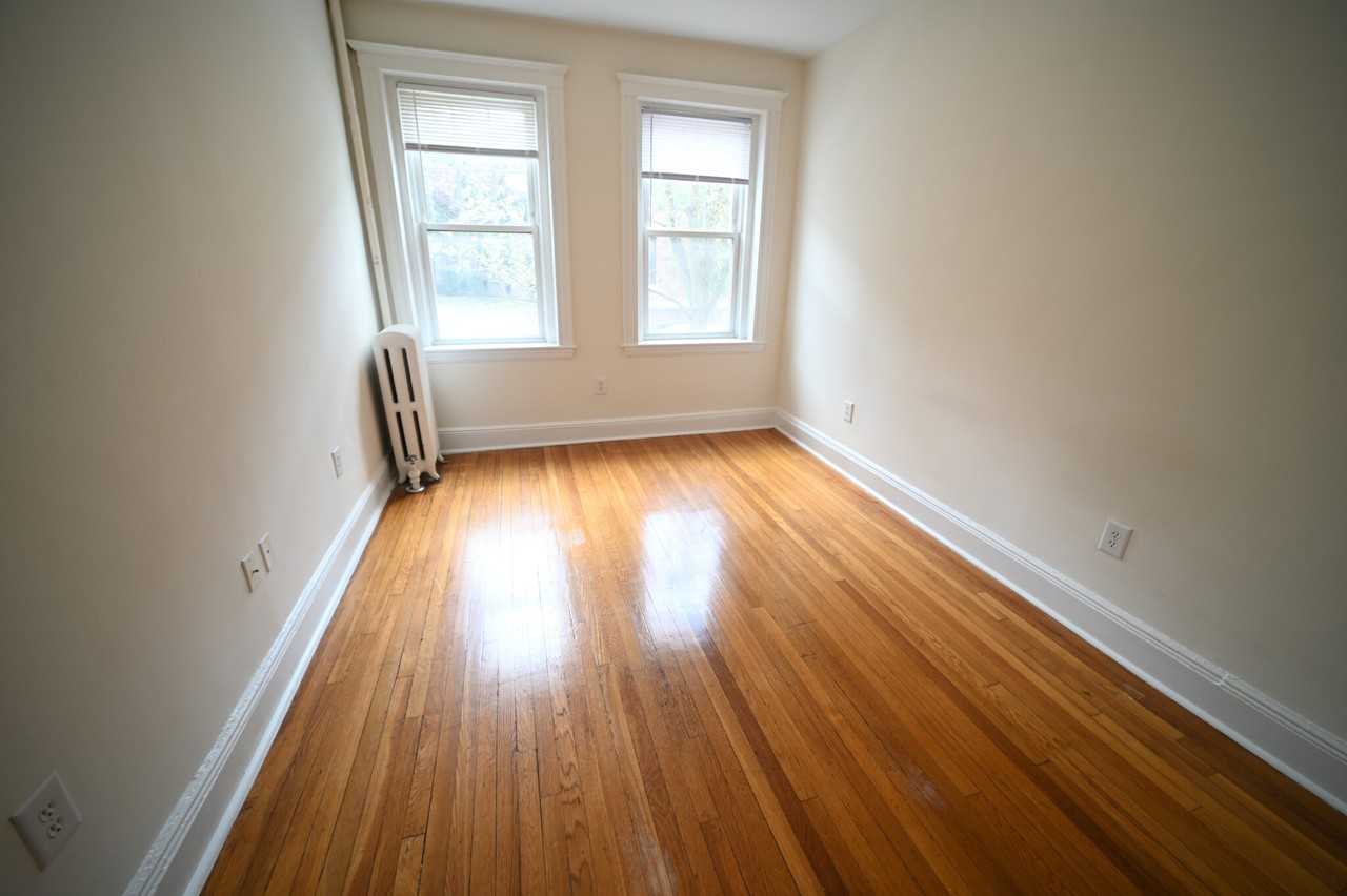 115 Kilsyth Rd #02 - Photo 7 of 8