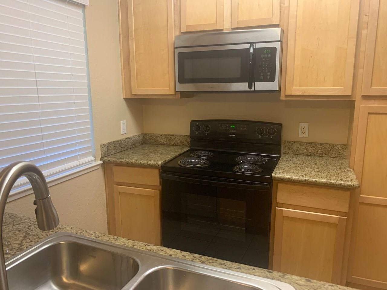 Riverwalk Townhomes - Photo 5 of 9