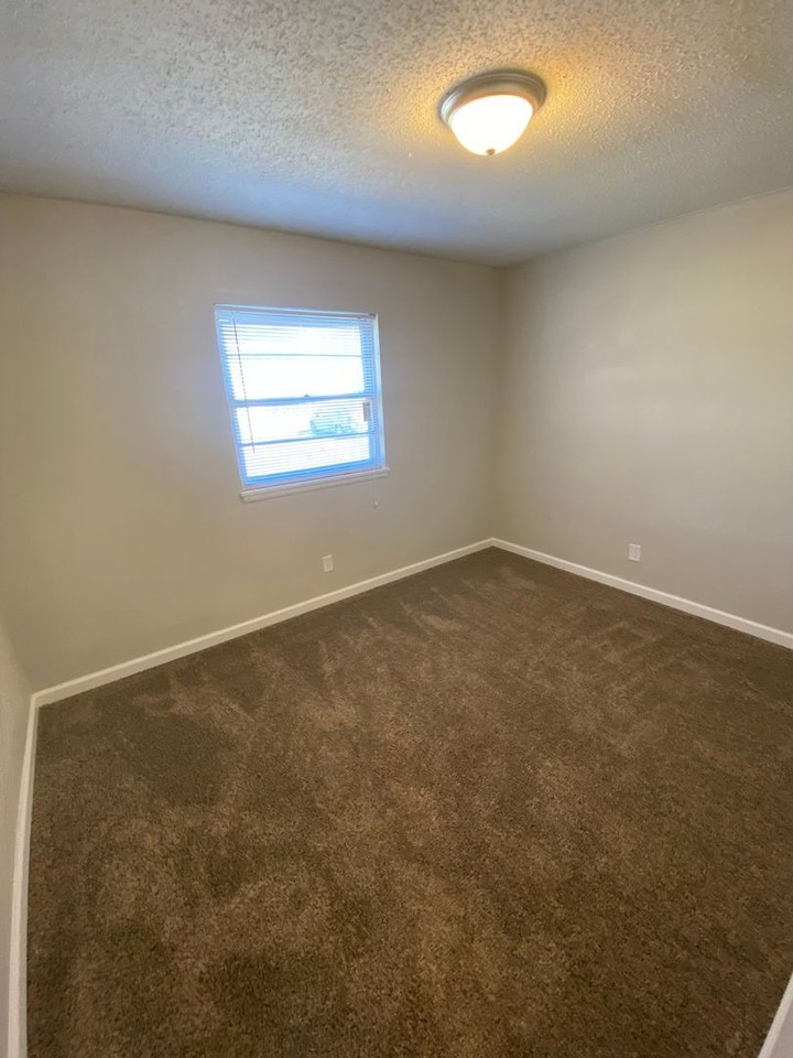 Deer Creek Apartments - Photo 4 of 47