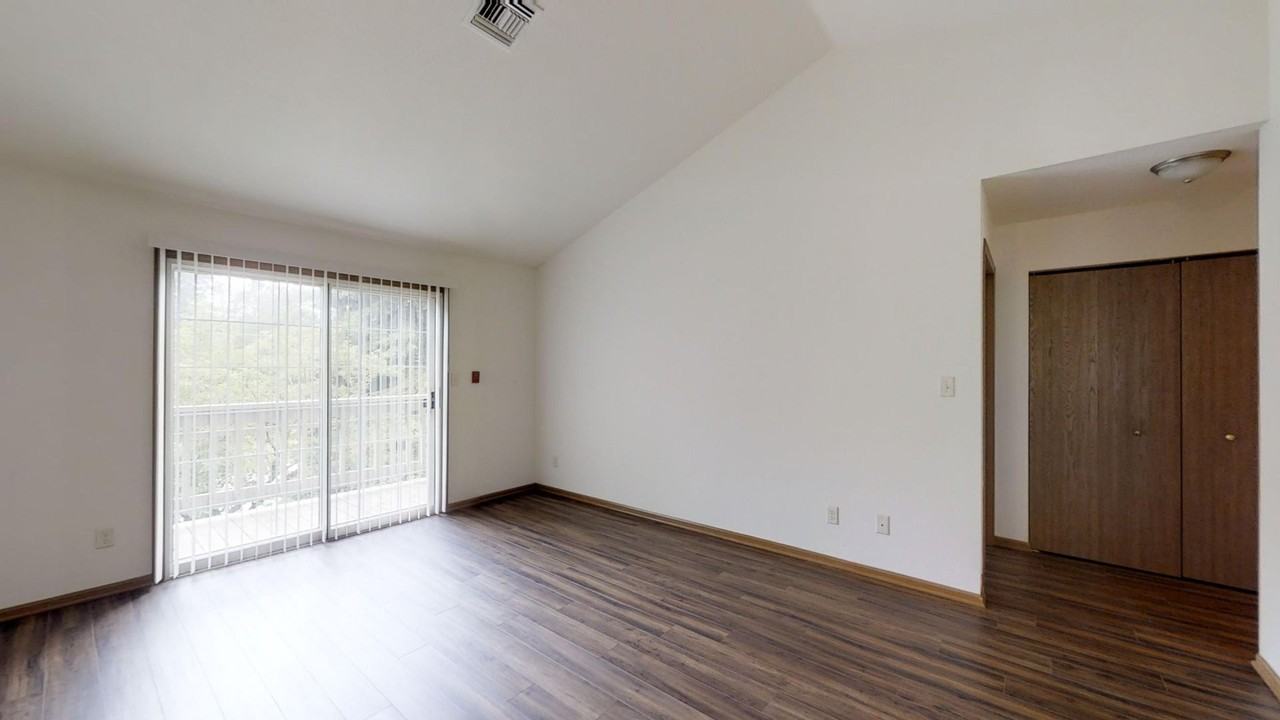 N86W14224 Fond Du Lac Ave - Photo 6 of 18