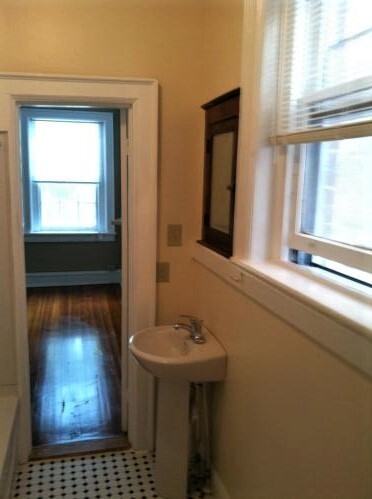 Monument Ave 2902 - Photo 4 of 5