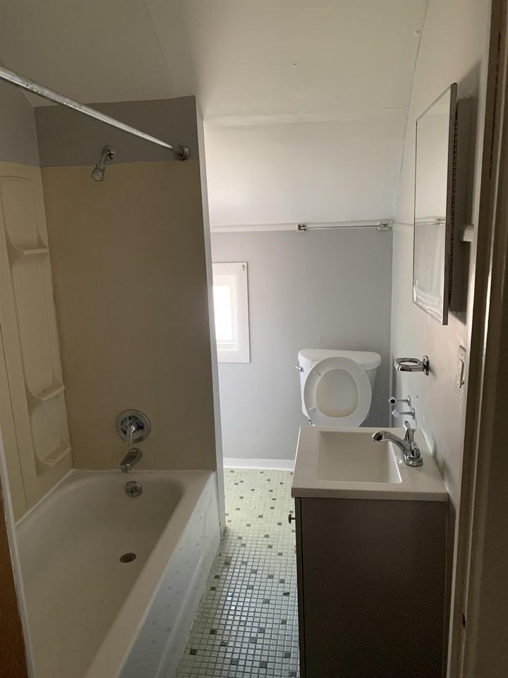 32 Jefferson Avenue - Photo 2 of 5