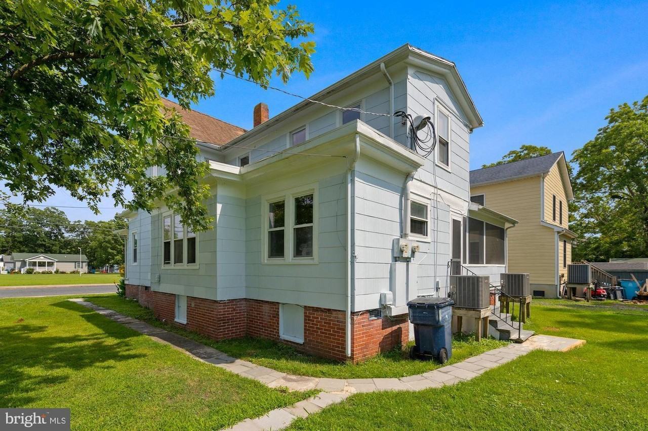 15 North Somerset Avenue - Photo 3 of 27