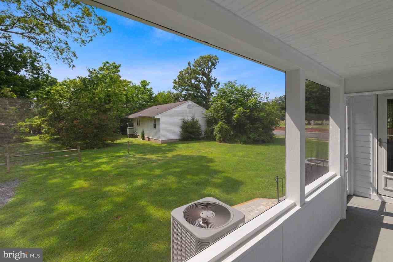 15 North Somerset Avenue - Photo 6 of 27