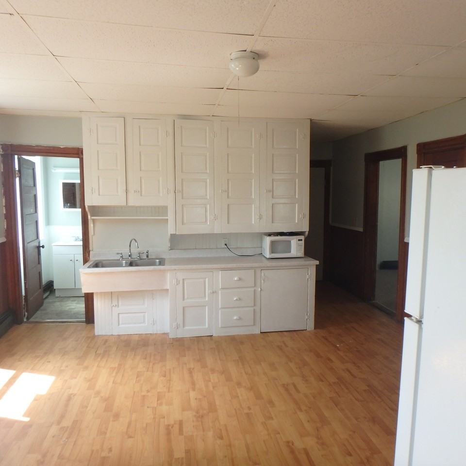 114116 Howe Street Apartments 114 Howe St, Lewiston, ME 04240 Zumper