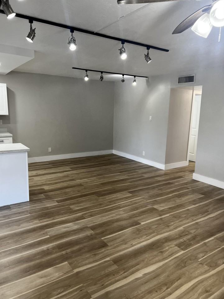 APARTMENTS ON 11TH, LLC - Photo 4 of 7