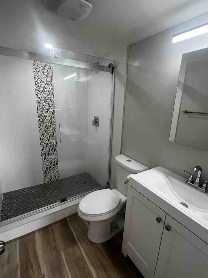 APARTMENTS ON 11TH, LLC - Photo 5 of 7