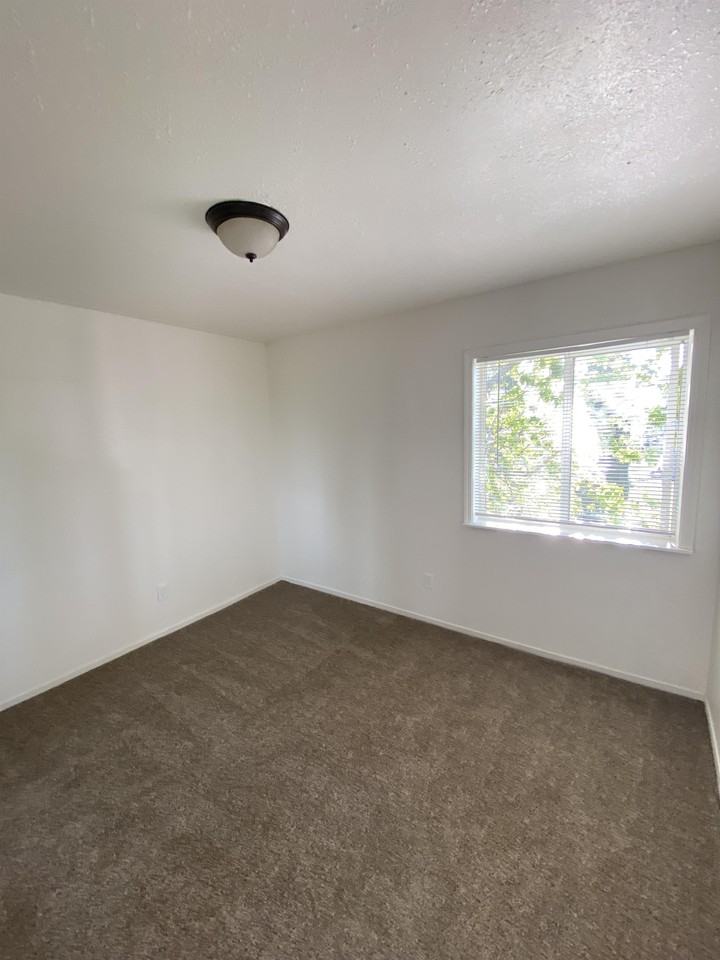 21031 Santa Barbara Drive - Photo 3 of 19