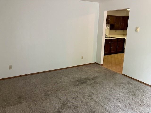 366 Lincoln Street - Photo 5 of 13