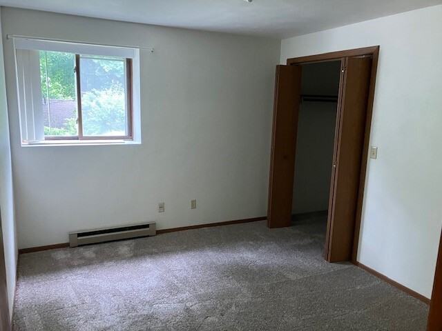 366 Lincoln Street - Photo 7 of 13