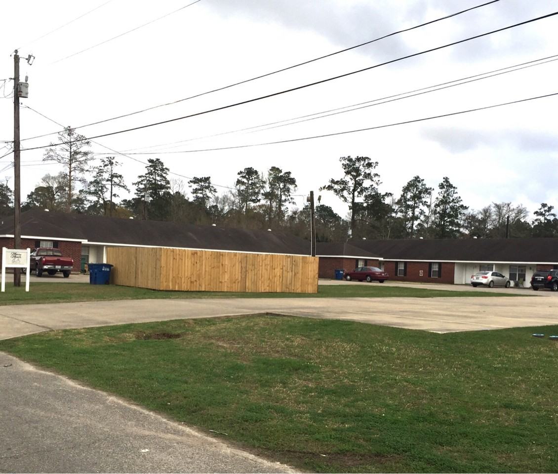 Mossy Manor II - Photo 5 of 7