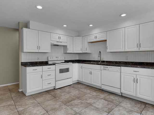 2799 West 5500 South - Photo 2 of 19