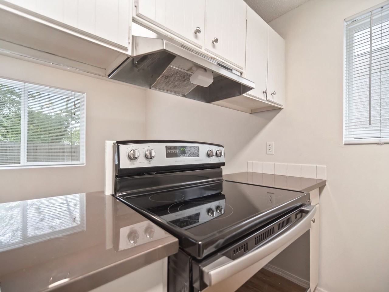 9009 E Liberty Ave - Photo 3 of 23