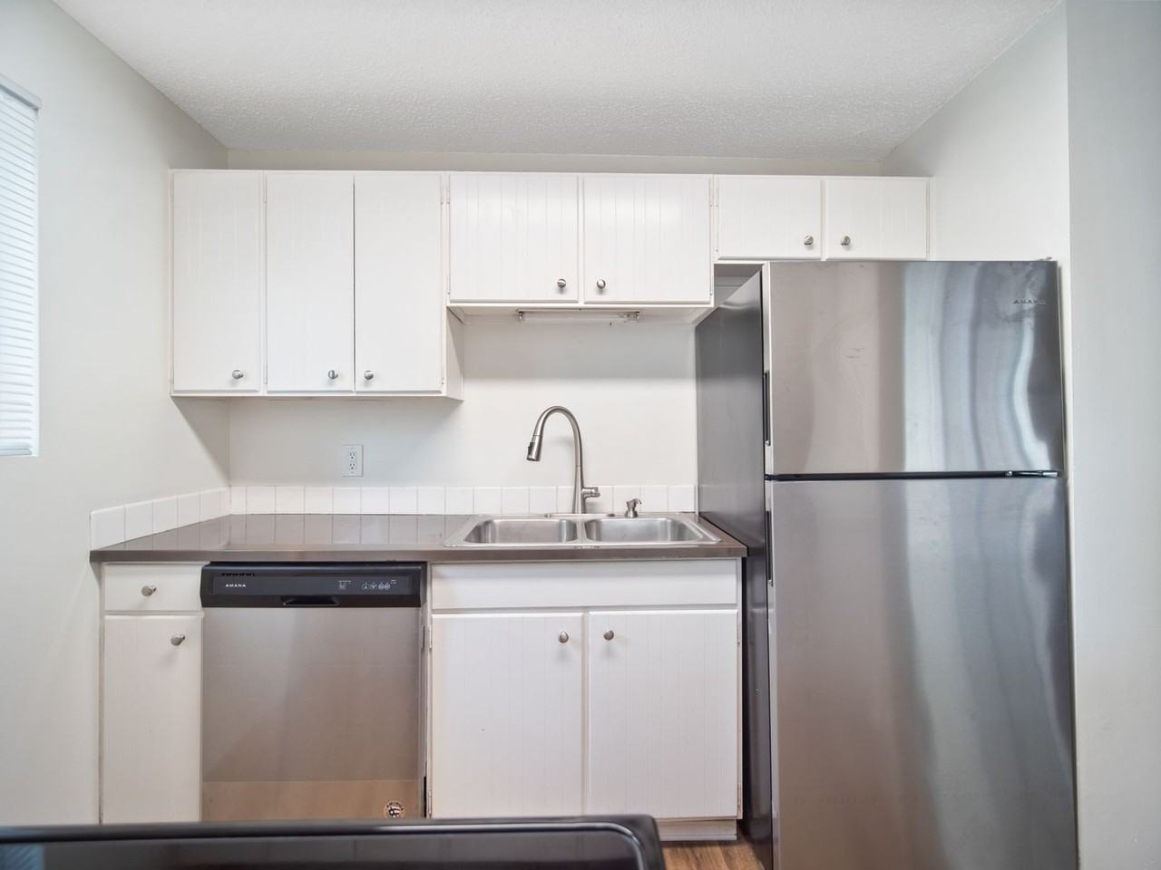 9009 E Liberty Ave - Photo 4 of 23