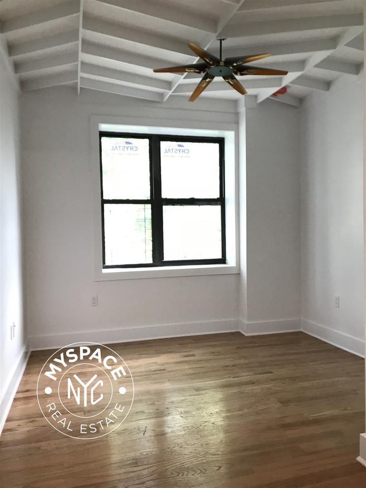 279 Kosciuszko St #205 - Photo 3 of 9