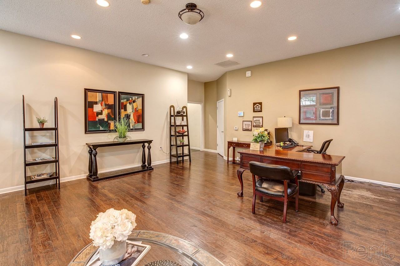 Towne at Lakewood Heights - Photo 4 of 32