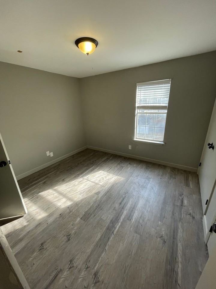 1906 - 1906 West Matthews - Photo 6 of 9