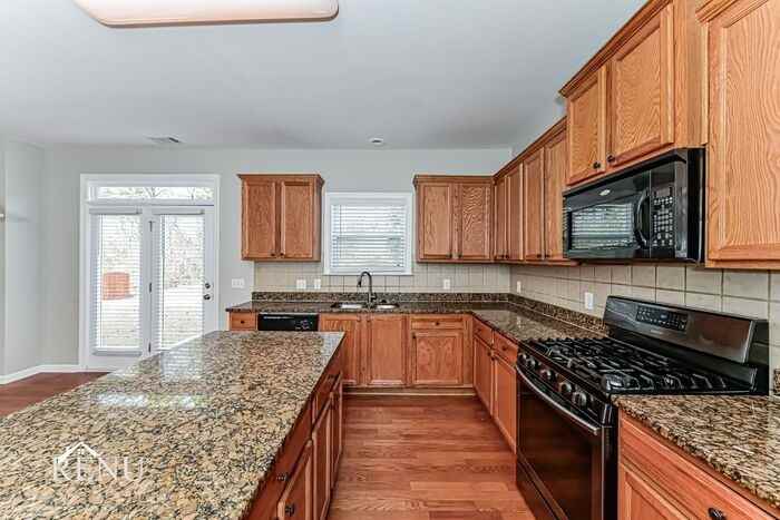 2336 Mcintosh Dr - Photo 3 of 18