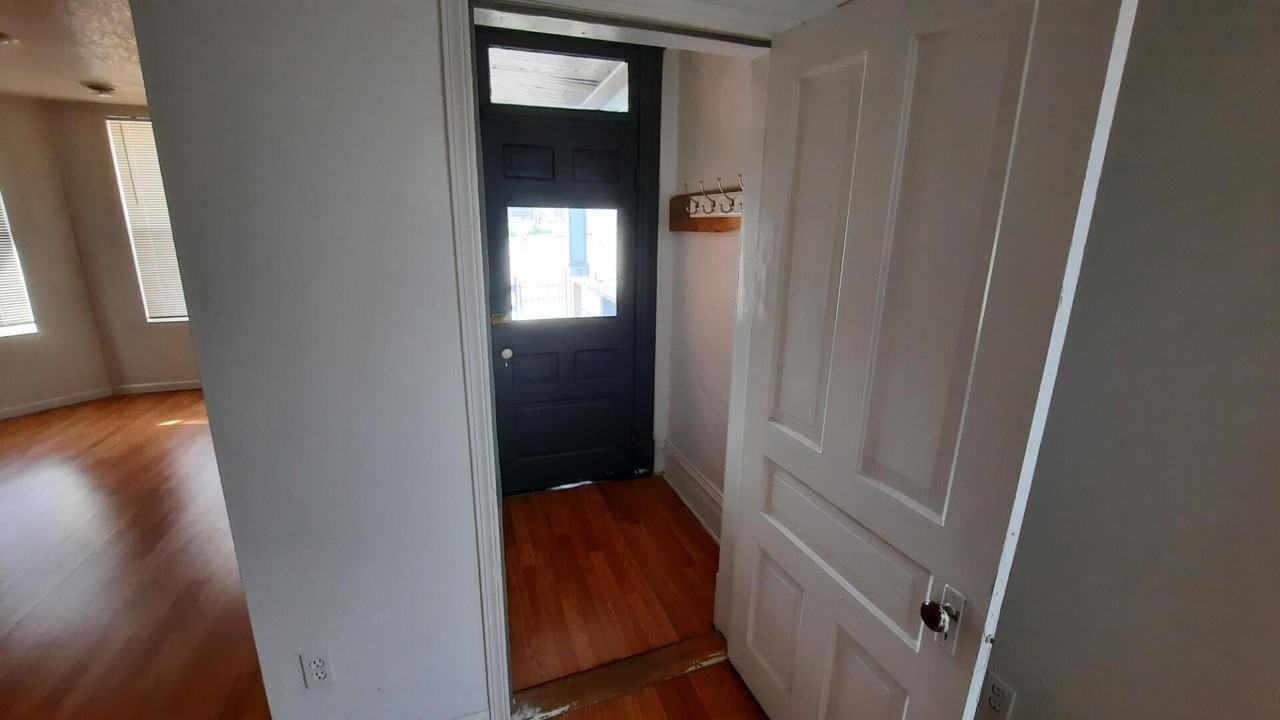 W Quartz St #416 - Photo 3 of 17