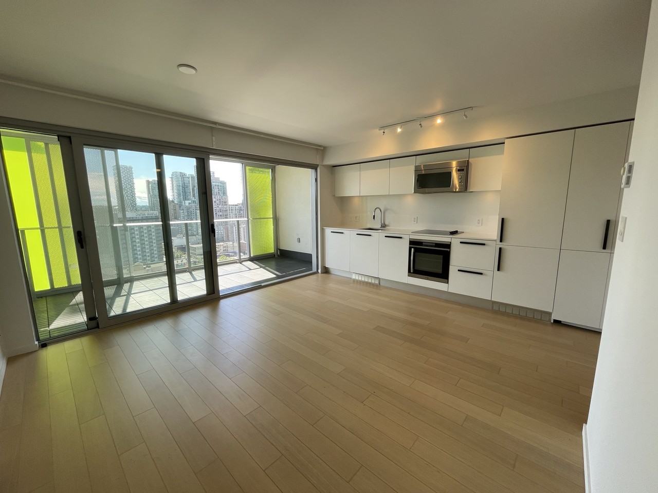 999 Seymour Street - Photo 3 of 26