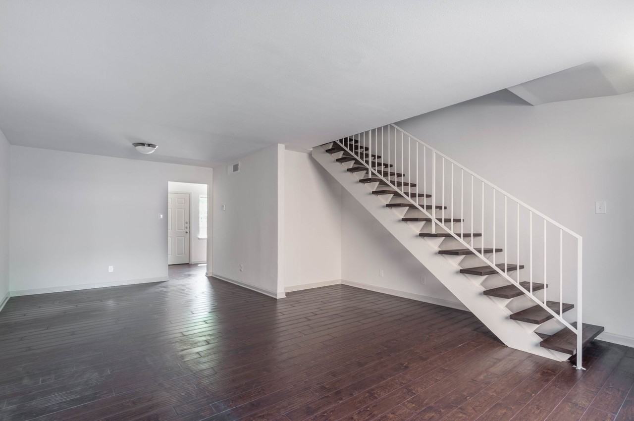 Mosaic Apartments - Photo 3 of 29