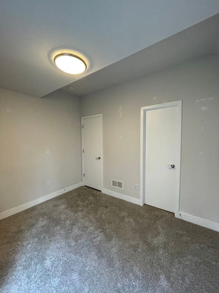 5552 W 10th Pl - Photo 5 of 29