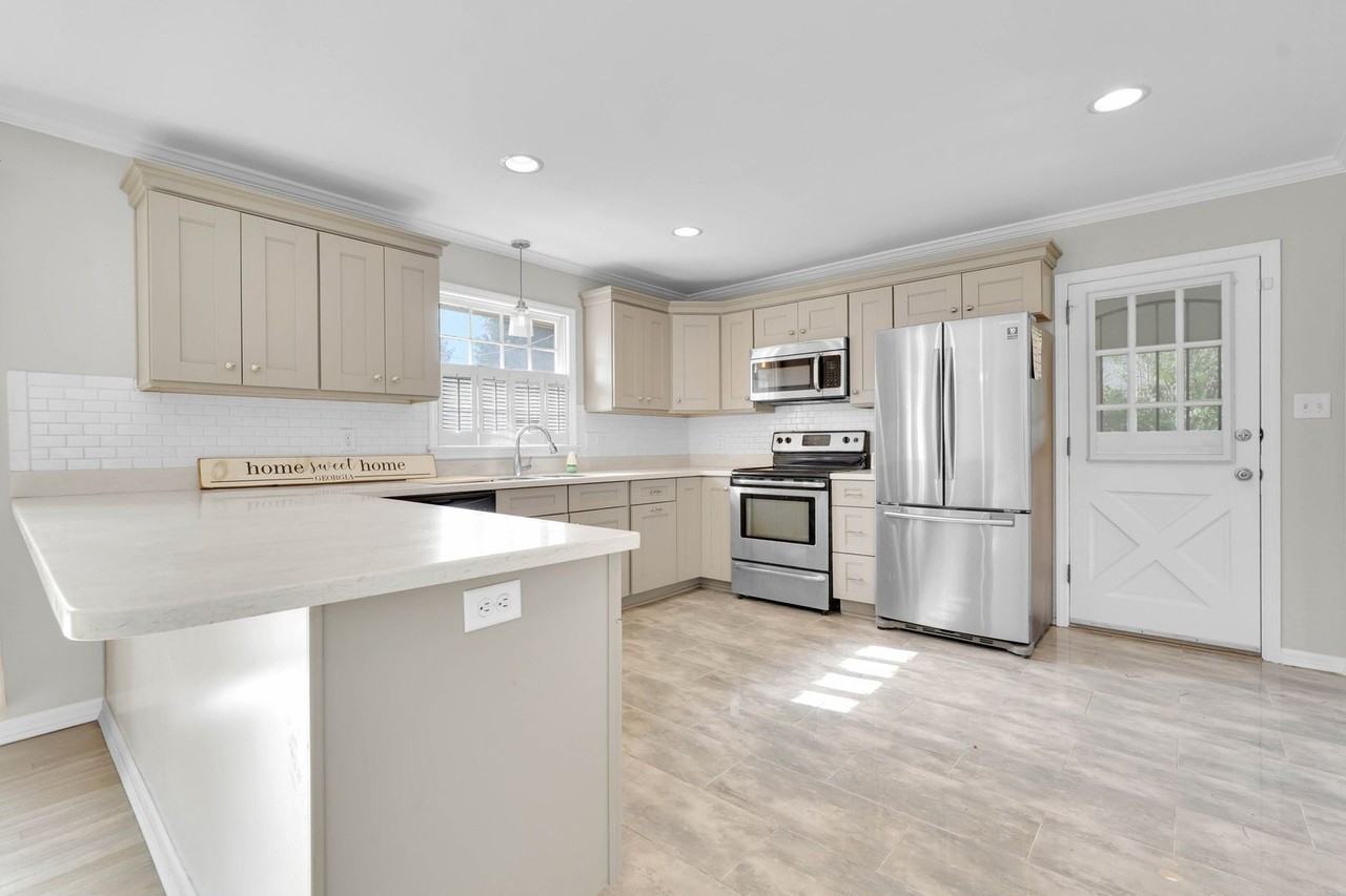 8315 Dale Dr - Photo 2 of 27