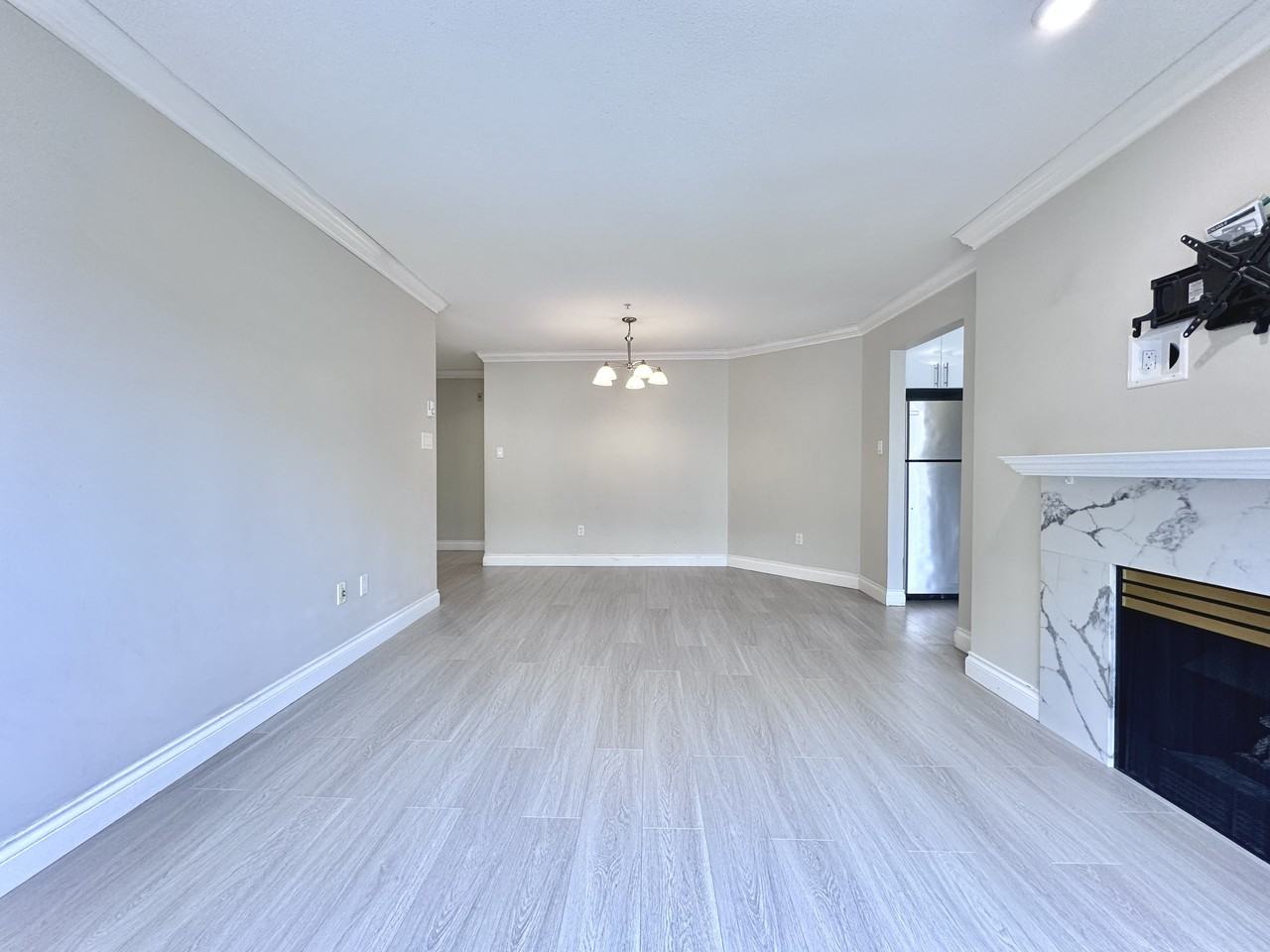 2551 Parkview Lane #204 - Photo 4 of 17