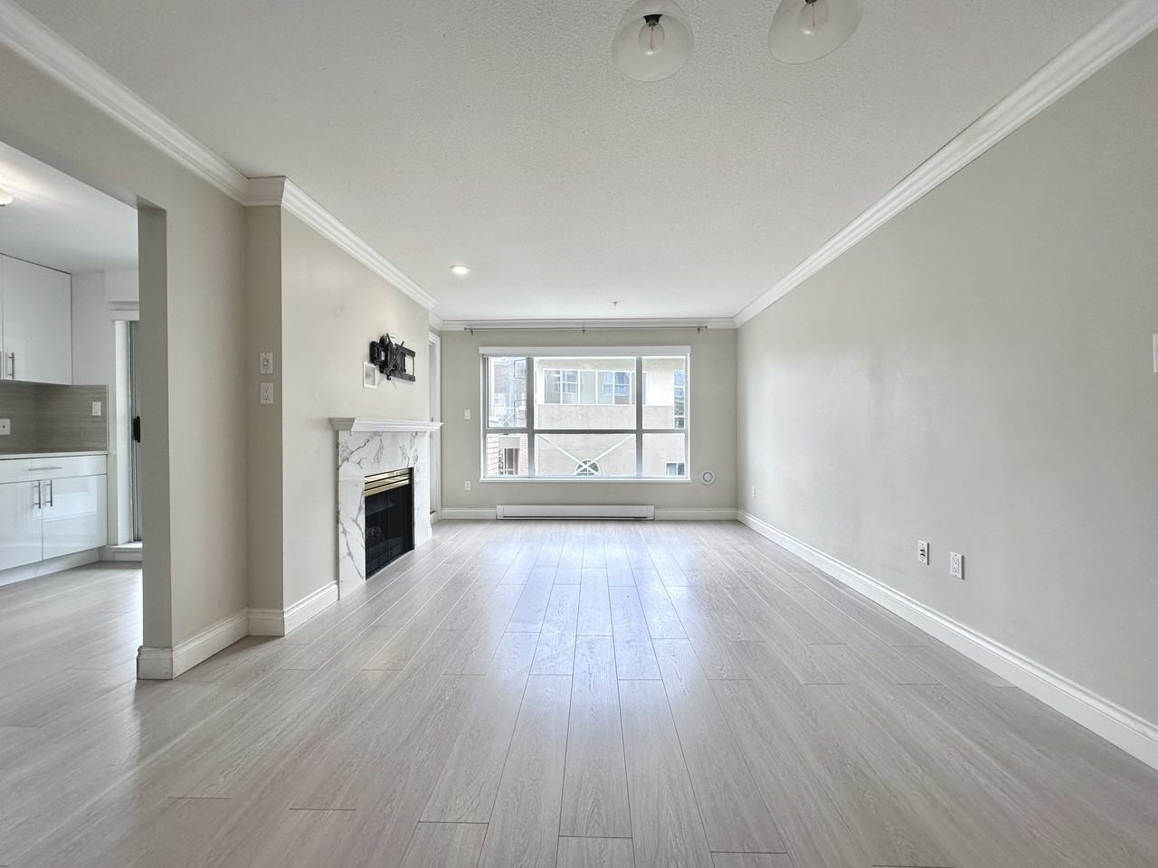 2551 Parkview Lane #204 - Photo 5 of 17