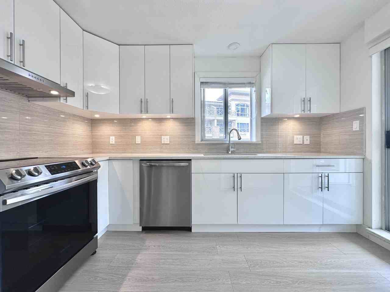 2551 Parkview Lane #204 - Photo 6 of 17