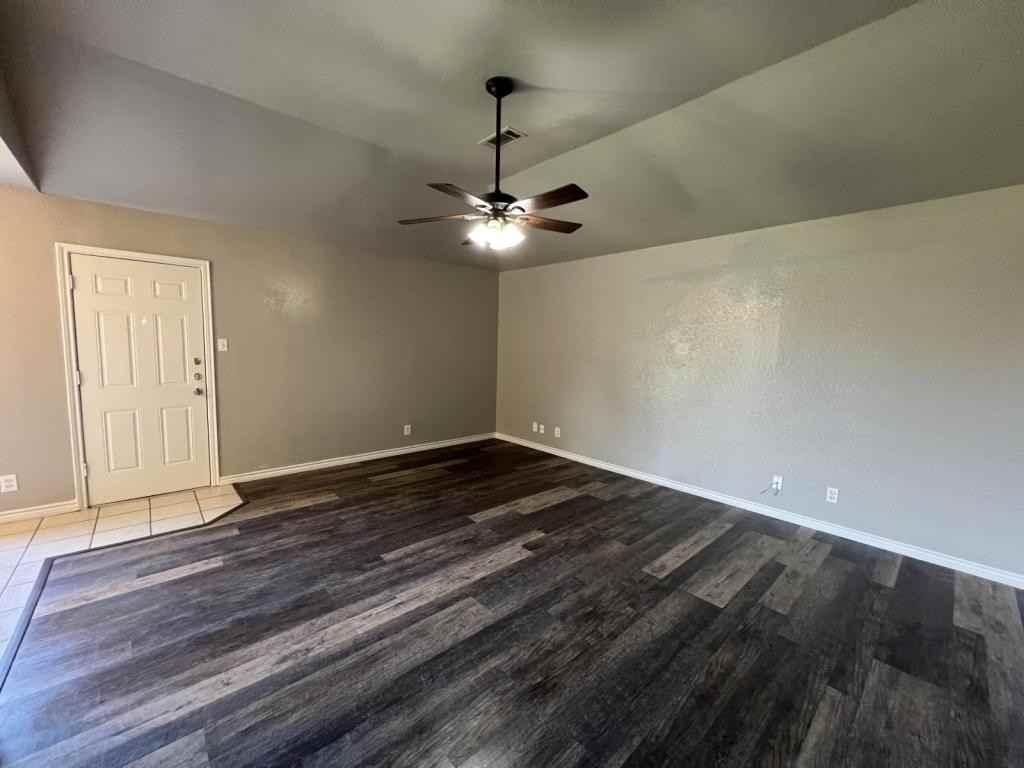 3607 Crescent Dr - Photo 7 of 28