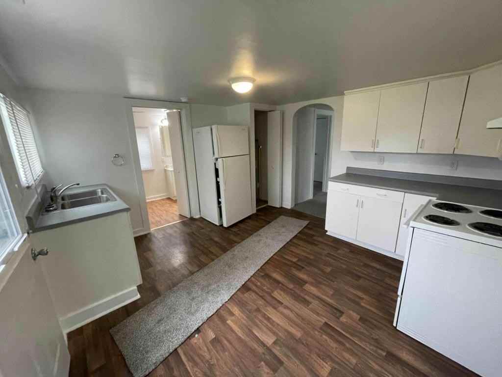 708 E Walnut St - Photo 2 of 9