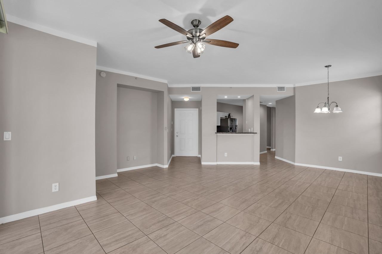 6560 Huntington Lakes Cir #1 - Photo 3 of 27