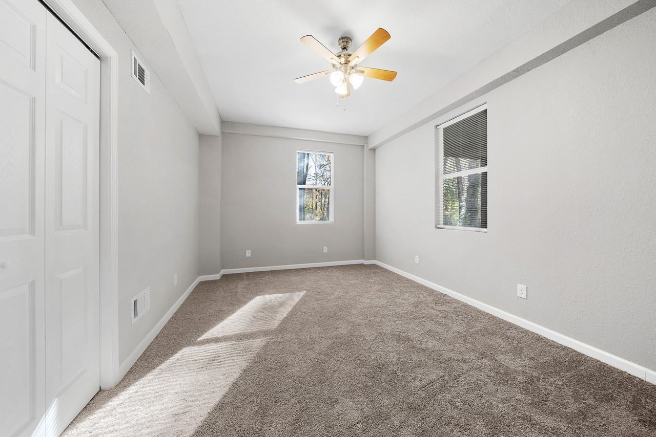 225 Wren Rd - Photo 5 of 39