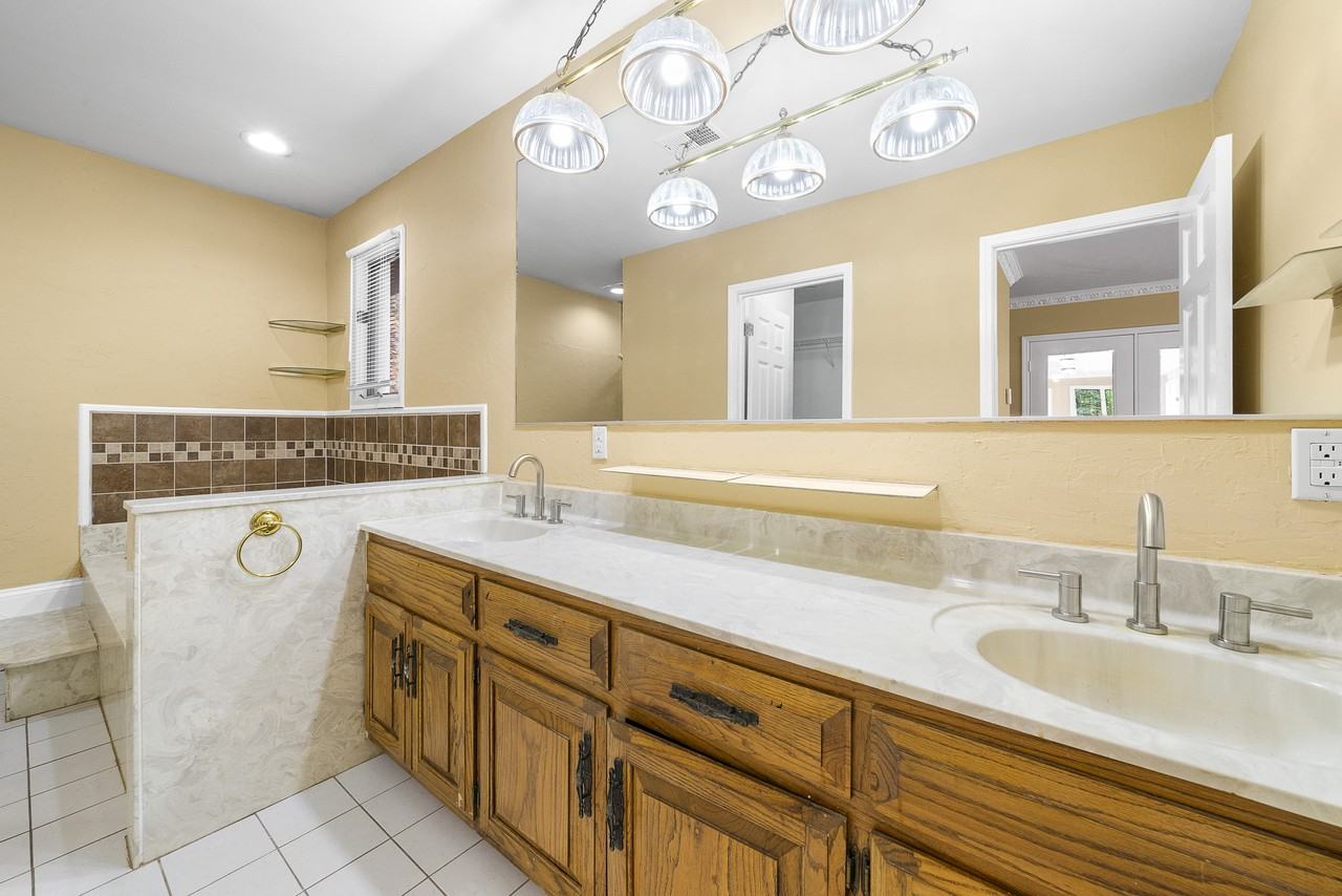 225 Wren Rd - Photo 6 of 39