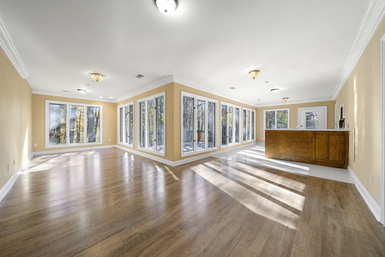 225 Wren Rd - Photo 7 of 39