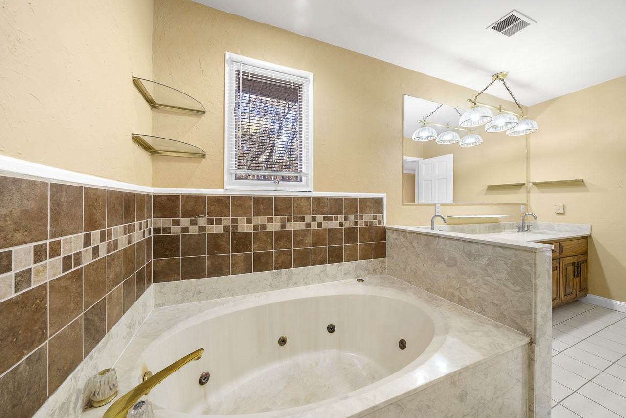 225 Wren Rd - Photo 6 of 39