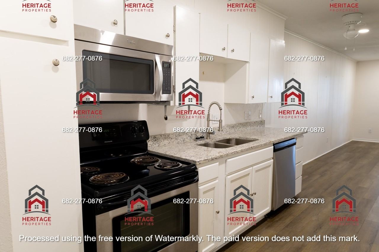 91 Runaway Bay Dr #127 - Photo 2 of 18